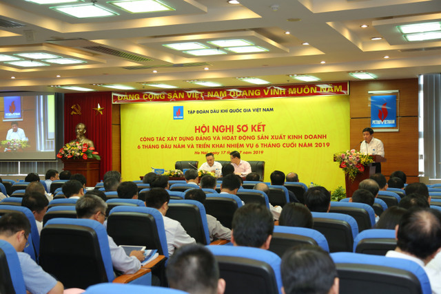 Doanh thu toàn PVN trong 6 tháng giảm 23% về còn 284 tỷ đồng Doanh thu toan PVN trong 6 thang giam 23% ve con 284 ty dong