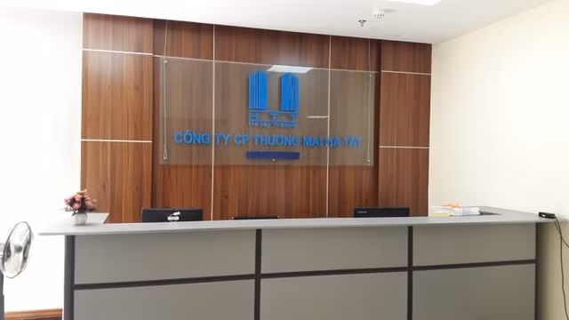 Thuong mai Ha Tay bi phat 100 trieu dong do khong cong bo hang loat van ban