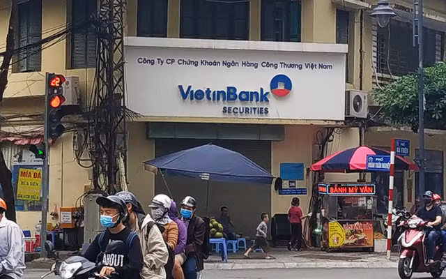 Co phieu CVT dang tren dinh, VietinBank Securities muon thoai sach von
