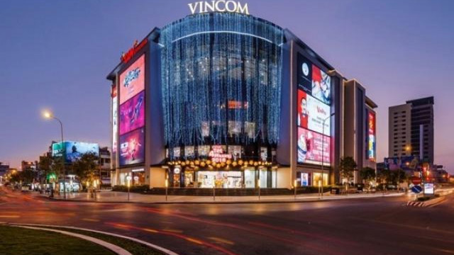 Đóng cửa 23 trung tâm, Vincom Retail báo lãi giảm 19% do ảnh hưởng COVID-19 Dong cua 23 trung tam, Vincom Retail bao lai giam 19% do anh huong COVID-19