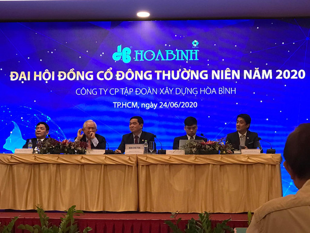 Chủ tịch Lê Viết Hải bác tin đồn Hoà Bình bị thâu tóm, nhận trách nhiệm không đạt kế hoạch năm 2019 Chu tich Le Viet Hai bac tin don Hoa Binh bi thau tom, nhan trach nhiem khong dat ke hoach nam 2019