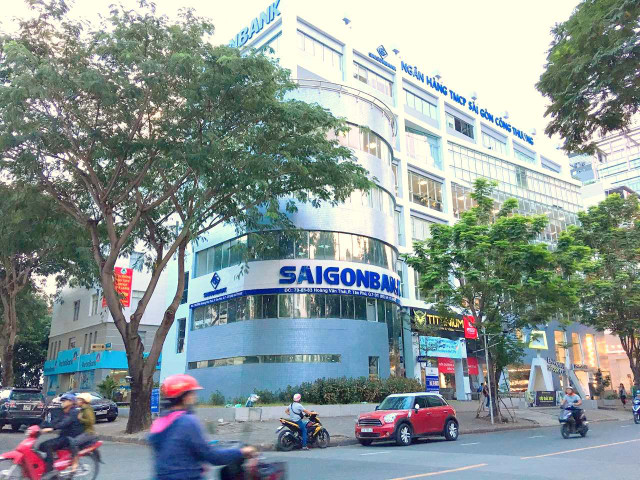 3 nhà đầu tư tranh nhau mua đấu giá cổ phần Saigonbank 3 nha dau tu tranh nhau mua dau gia co phan Saigonbank