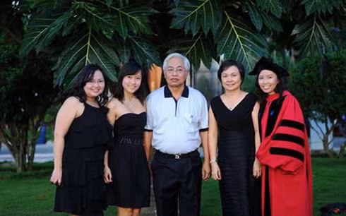 Con gai cua Chu tich PNJ ung cu vao Hoi dong quan tri