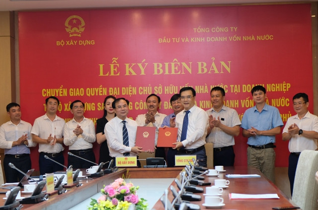 SCIC nhận chuyển giao 5.877 tỷ đồng vốn đầu tư nhà nước từ Bộ Xây dựng SCIC nhan chuyen giao 5.877 ty dong von dau tu nha nuoc tu Bo Xay dung
