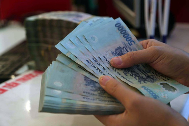 Cổ đông mòn mỏi chờ cổ tức vì dịch bệnh Co dong mon moi cho co tuc vi dich benh