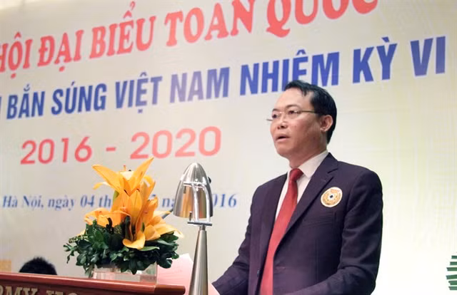 Ban ‘chui’ gan 7 trieu co phieu, Pho Chu tich Sudico bi phat 55 trieu dong