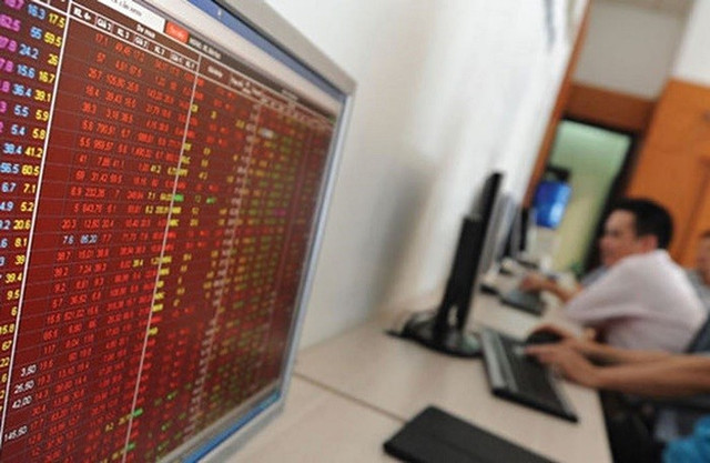 Chứng khoán hôm nay 8/4: Có nên đầu tư QNS, BRS hay PLX? Chung khoan hom nay 8/4: Co nen dau tu QNS, BRS hay PLX?