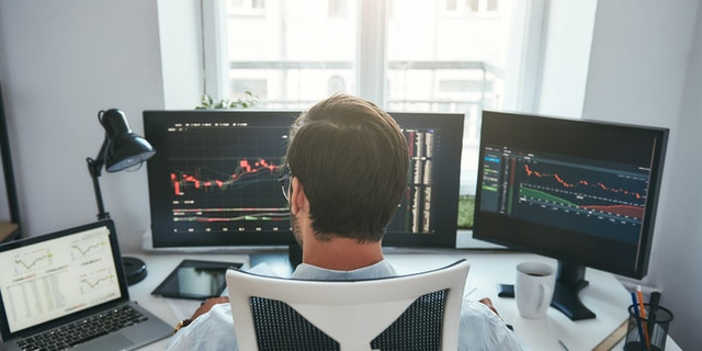 VN-Index dao động 865-920 điểm trong tháng 10, nhà đầu tư nên kiên nhẫn chờ cơ hội - Hình 2 VN-Index dao dong 865-920 diem trong thang 10, nha dau tu nen kien nhan cho co hoi-Hinh-2