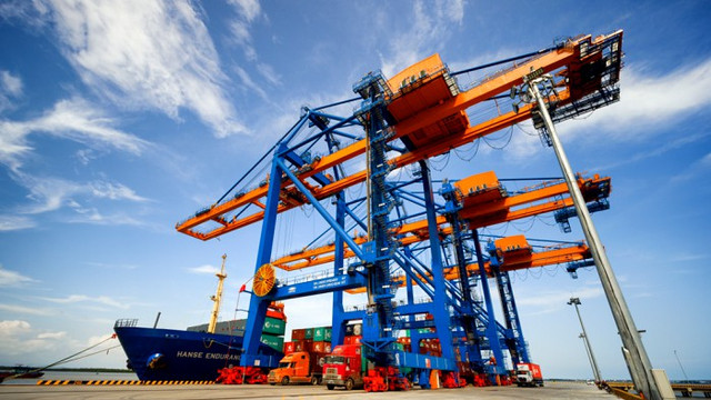 GMD được hưởng lợi từ năm 2021 khi mức phí sàn bốc dỡ container tăng GMD duoc huong loi tu nam 2021 khi muc phi san boc do container tang