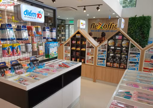 Hoc sinh nghi hoc dai do virus corona, but bi Thien Long bi thiet hai ra sao?