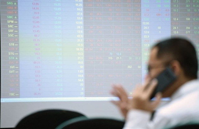 Chứng khoán hôm nay 11/2: Vì sao DGW, VPB, HT1 và HPG được khuyến nghị? Chung khoan hom nay 11/2: Vi sao DGW, VPB, HT1 va HPG duoc khuyen nghi?