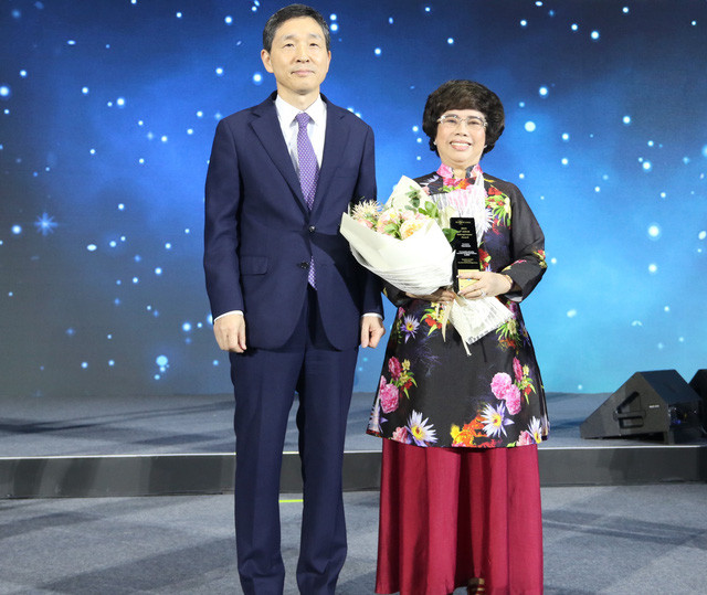 Nữ đại gia Thái Hương: Nhà sáng lập TH True Milk đến thuyền trưởng của BacABank - Hình 4 Nu dai gia Thai Huong: Nha sang lap TH True Milk den thuyen truong cua BacABank-Hinh-4