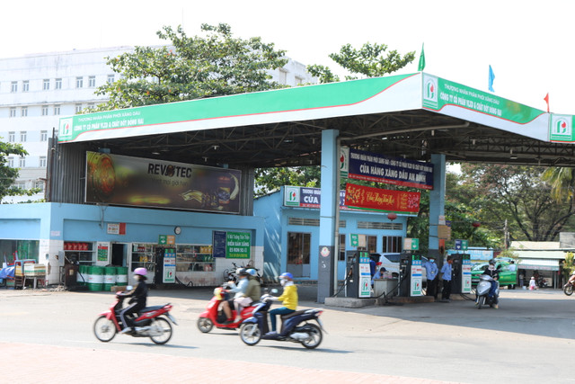 Petrolimex chào bán hơn 10% vốn công ty bán lẻ xăng dầu với giá 12 tỷ đồng Petrolimex chao ban hon 10% von cong ty ban le xang dau voi gia 12 ty dong
