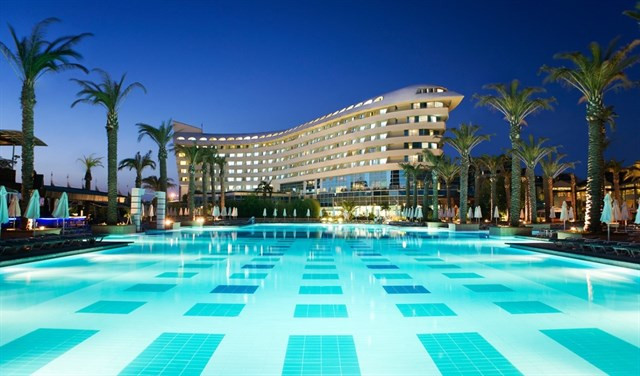 Giữa "lùm xùm" đấu tố, soi bất động sản khủng của nhà bà Tư Hường Giua