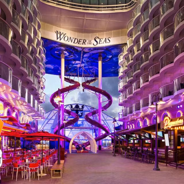 Ben trong sieu du thuyen lon nhat the gioi co gi dac biet?-Hinh-5