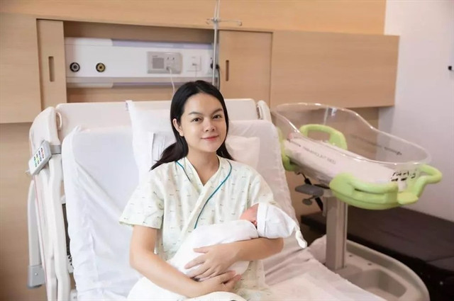 Đi xem căn hộ cao cấp mới của ca sỹ Phạm Quỳnh Anh Di xem can ho cao cap moi cua ca sy Pham Quynh Anh