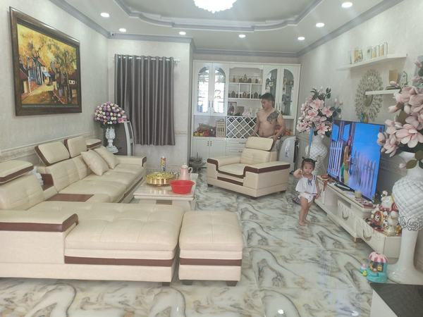 Cay hai Le Duong Bao Lam co khoi tai san khung nhu the nao?-Hinh-4