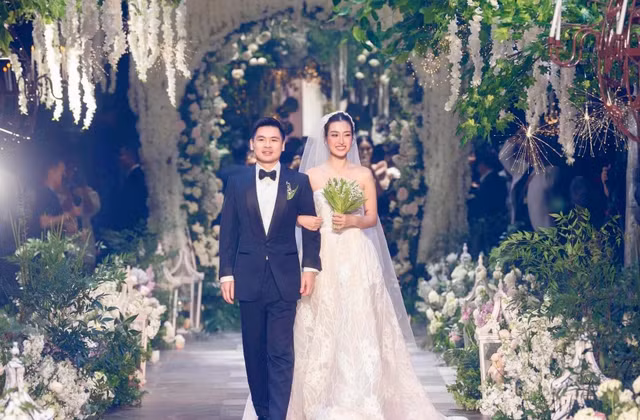 Nhung mon an son hao hai vi trong tiec cuoi hoa hau Do My Linh - thieu gia Do Quang Vinh