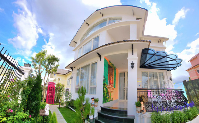 Cận cảnh biệt thự triệu đô 500m2 giữa Đà Lạt của diễn viên Kiều Linh - Hình 3 Can canh biet thu trieu do 500m2 giua Da Lat cua dien vien Kieu Linh-Hinh-3