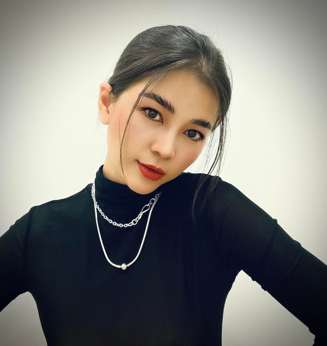 Cận cảnh sắc đẹp các nữ phi công ở Việt Nam: Không thua diễn viên, hoa hậu - Hình 7 Can canh sac dep cac nu phi cong o Viet Nam: Khong thua dien vien, hoa hau-Hinh-7