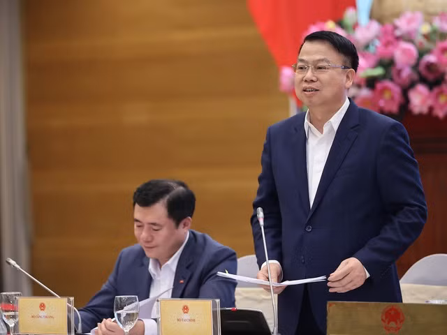 4 nhiem vu chu chot de som nang hang thi truong chung khoan Viet Nam