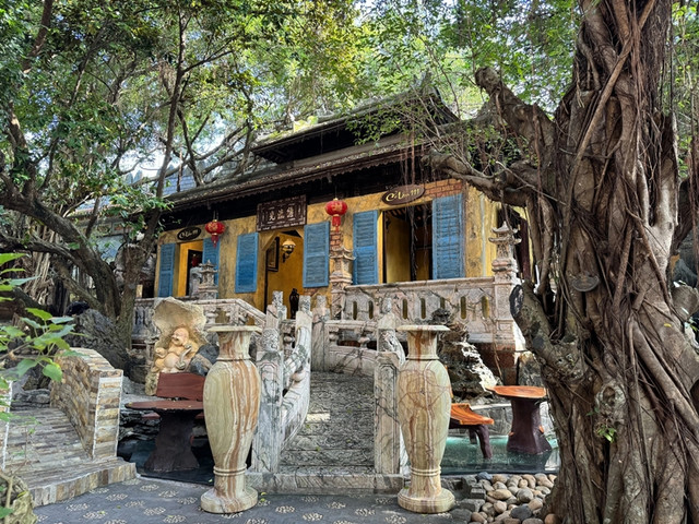 Choang voi nha co tram ty dang bi siet no cua dai gia Huy “may no“-Hinh-2