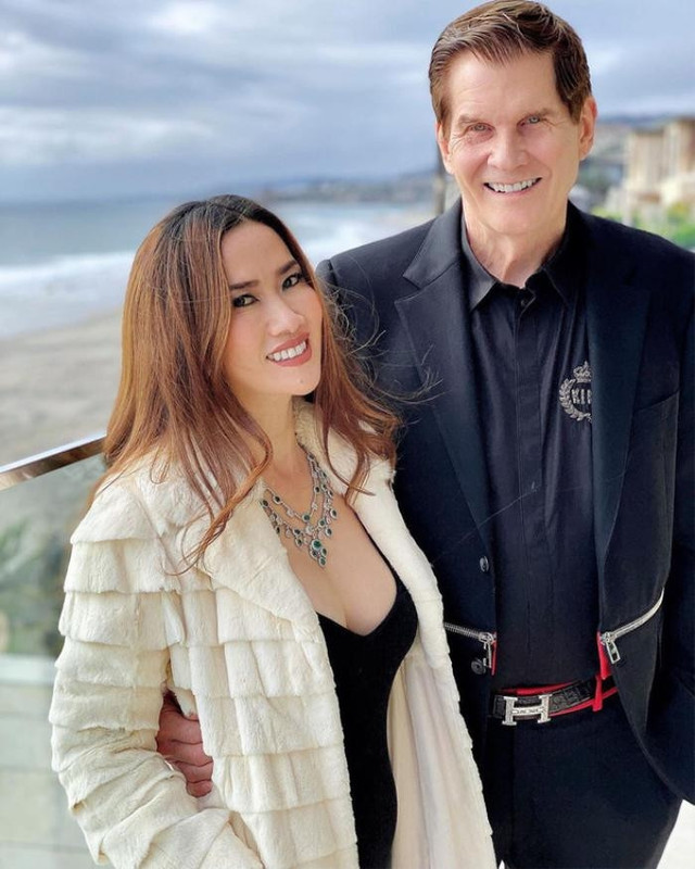 Nu ty phu goc Viet o biet thu 800 ty co than hinh boc lua