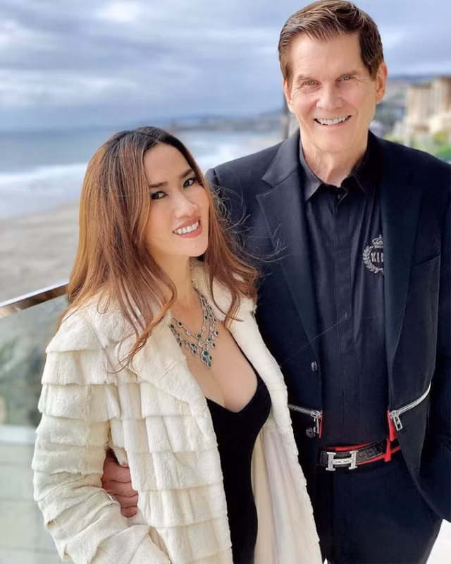 Nu ty phu goc Viet o biet thu 800 ty co than hinh boc lua