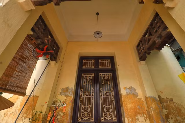 Tận mục biệt thự trăm tuổi 1.000m2 giữa lòng phố cổ Hà Nội - Hình 6 Tan muc biet thu tram tuoi 1.000m2 giua long pho co Ha Noi-Hinh-6