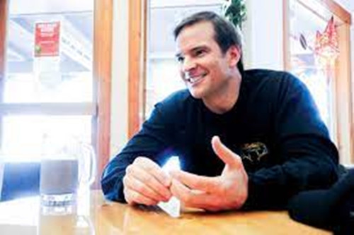 Ty phu cong nghe bi cao buoc giu 'hau cung' hang tram nguoi dep de 'may mua'-Hinh-6