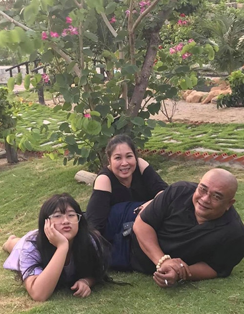 Tận mục biệt thự ngập hoa trái của Lý Hùng - Lê Tuấn Anh - Hình 13 Tan muc biet thu ngap hoa trai cua Ly Hung - Le Tuan Anh-Hinh-13