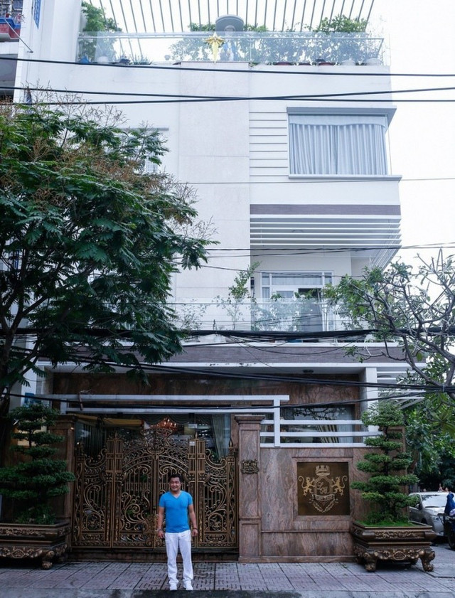 Tận mục biệt thự ngập hoa trái của Lý Hùng - Lê Tuấn Anh - Hình 2 Tan muc biet thu ngap hoa trai cua Ly Hung - Le Tuan Anh-Hinh-2