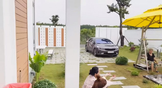 Ngẩn ngơ với biệt thự nhà vườn 600m2 mướt mát gần 10 tỷ của Lê Giang - Hình 3 Ngan ngo voi biet thu nha vuon 600m2 muot mat gan 10 ty cua Le Giang-Hinh-3