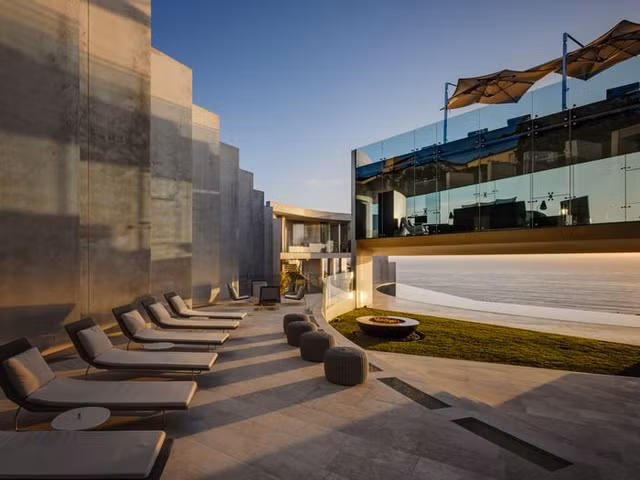 Bi an trong biet thu nam “chenh venh” tren vach da, gia gan 500 ty-Hinh-2