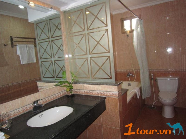 Đột nhập khách sạn Kim Liên trên đất vàng thủ đô của “bầu” Thụy - Hình 5 Dot nhap khach san Kim Lien tren dat vang thu do cua “bau” Thuy-Hinh-5