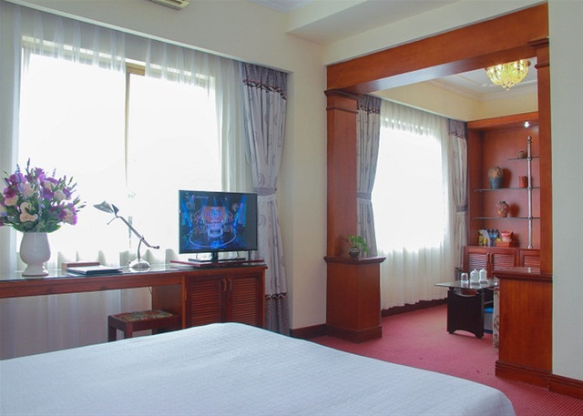 Đột nhập khách sạn Kim Liên trên đất vàng thủ đô của “bầu” Thụy - Hình 3 Dot nhap khach san Kim Lien tren dat vang thu do cua “bau” Thuy-Hinh-3