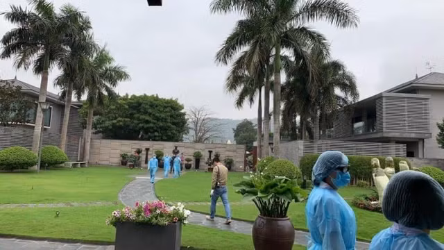 Biet phu hoanh trang cua gia dinh benh nhan Covid thu 17 Nguyen Hong Nhung-Hinh-4