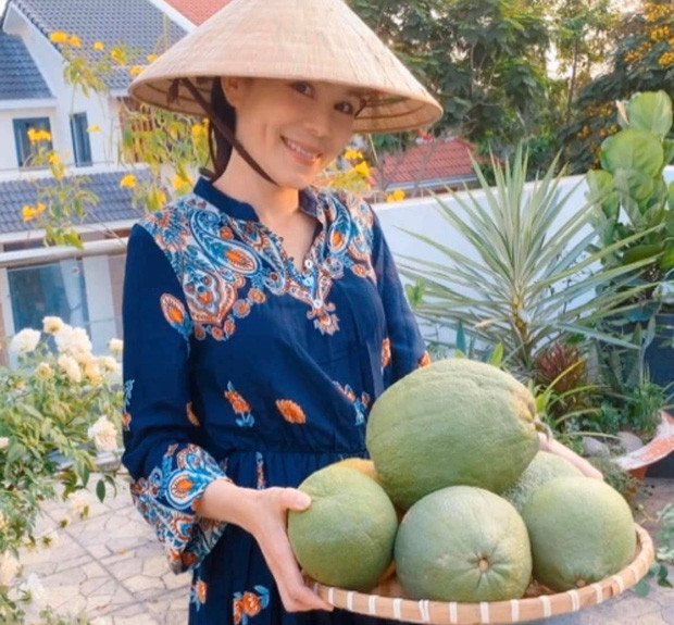 Biệt thự 21 tỷ ngập tràn hoa thơm trái ngọt của Quyền Linh Biet thu 21 ty ngap tran hoa thom trai ngot cua Quyen Linh
