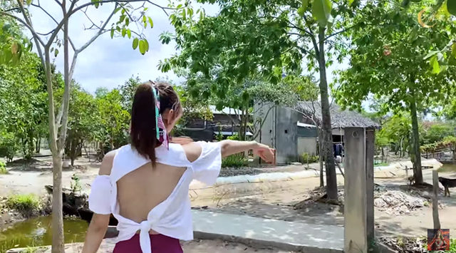 Choáng ngợp khu vườn rộng 20.000m2 của ca sĩ Minh Hằng tại Đồng Nai - Hình 2 Choang ngop khu vuon rong 20.000m2 cua ca si Minh Hang tai Dong Nai-Hinh-2