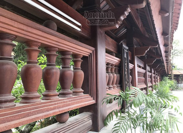 Cận cảnh loạt nhà gỗ lim tiền tỷ của giới nhà giàu Việt - Hình 10 Can canh loat nha go lim tien ty cua gioi nha giau Viet-Hinh-10