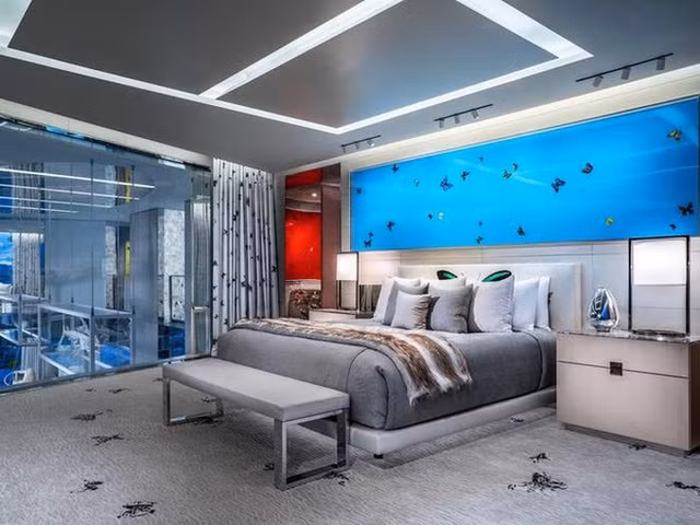 Dieu chua ai biet trong khach san xa hoa nhat the gioi 2 ty/dem-Hinh-8