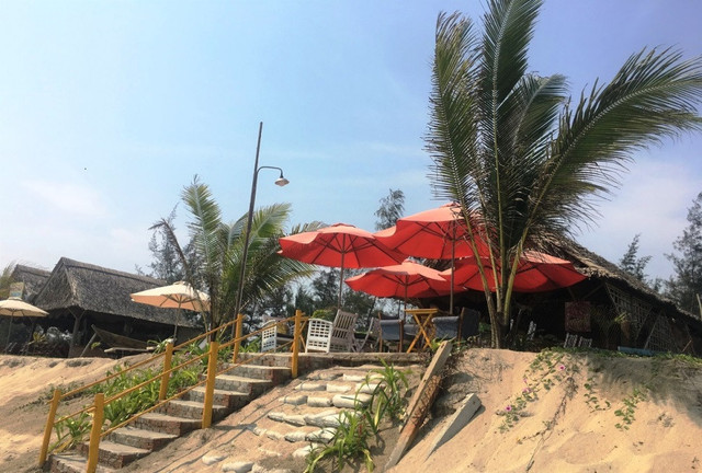 Biển An Bàng đang bị "băm nát" để làm du lịch - Hình 2 Bien An Bang dang bi