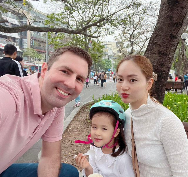 Cận cảnh căn hộ của diễn viên Lan Phương và chồng Tây Can canh can ho cua dien vien Lan Phuong va chong Tay