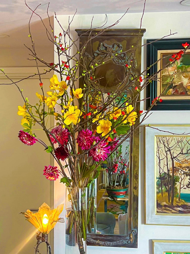 Ly Quy Khanh lai khoe kheo ngoi nha ngap hoa xuan-Hinh-8