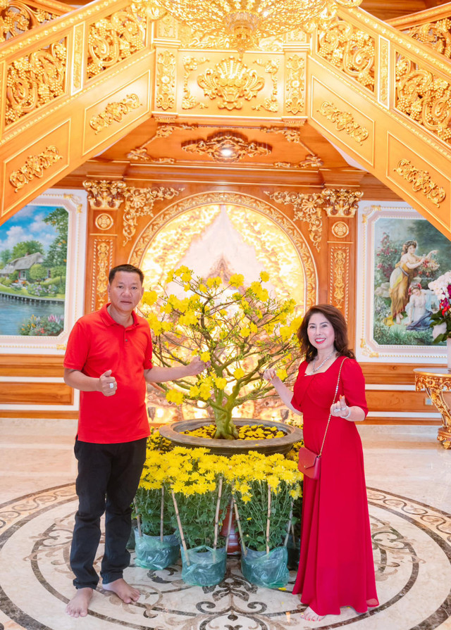 Cận cảnh dinh thự Lang Truyền được dát vàng rộng 3.000m2 - Hình 6 Can canh dinh thu Lang Truyen duoc dat vang rong 3.000m2-Hinh-6