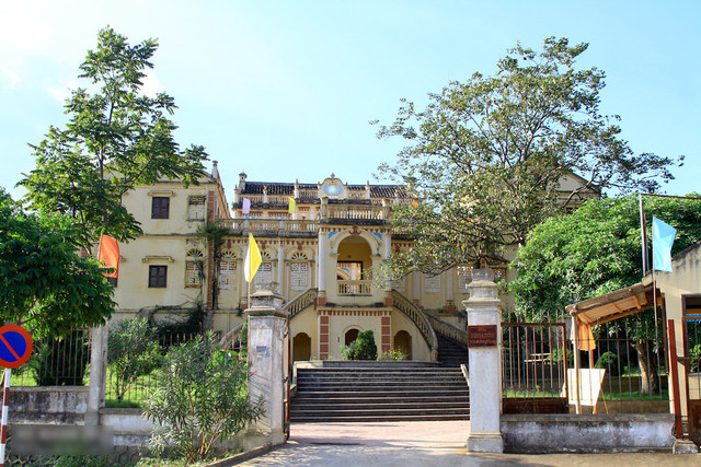 Cận cảnh dinh thự cổ 10.000m2 xa hoa bậc nhất một thời vùng Tây Bắc - Hình 9 Can canh dinh thu co 10.000m2 xa hoa bac nhat mot thoi vung Tay Bac-Hinh-9