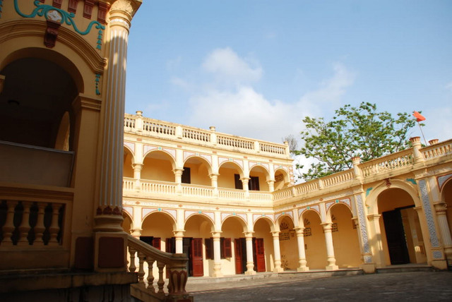 Cận cảnh dinh thự cổ 10.000m2 xa hoa bậc nhất một thời vùng Tây Bắc - Hình 10 Can canh dinh thu co 10.000m2 xa hoa bac nhat mot thoi vung Tay Bac-Hinh-10