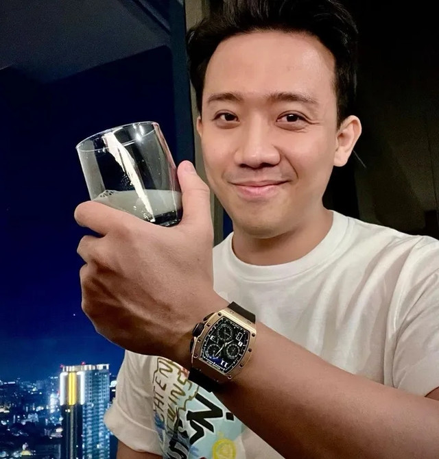 Ngoài nước hoa, Trấn Thành còn sở hữu bộ sưu tập đồng hồ tiền tỷ - Hình 7 Ngoai nuoc hoa, Tran Thanh con so huu bo suu tap dong ho tien ty-Hinh-7
