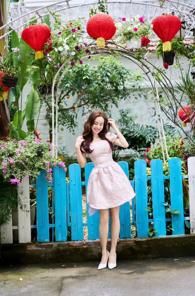 Vi Oanh sở hữu biệt thự đầy hoa trái Vi Oanh so huu biet thu day hoa trai