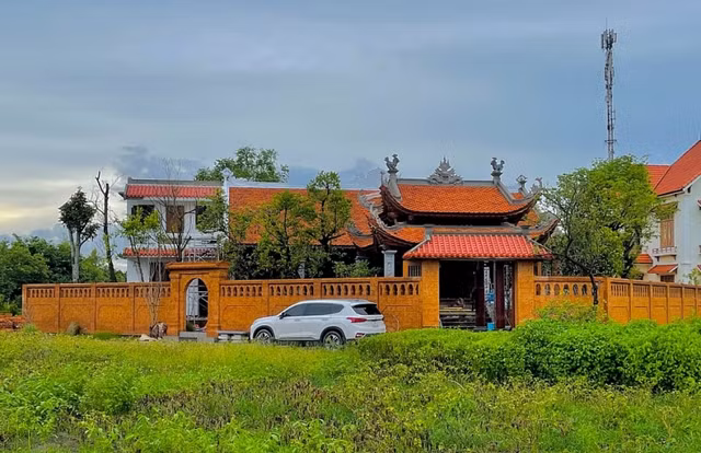 Can canh 2 biet phu bac ty cua nghe si hai Vuong Rau-Hinh-7